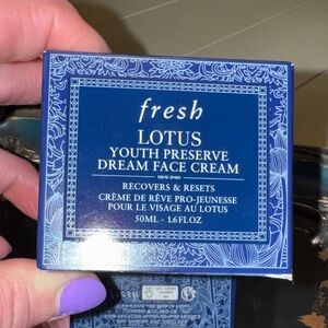 fresh Lotus Youth Preserve Dream Face Cream